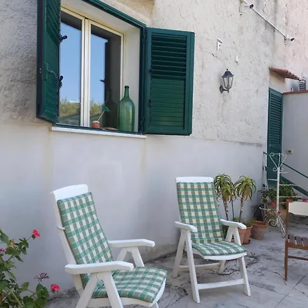 Holiday home Lemon Garden *